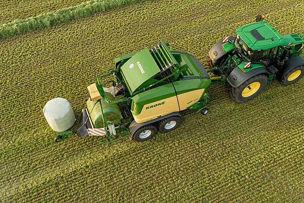 Полувариабельный рулонный пресс-подборщик с обмотчиком ComPack CF 155 XC Pro