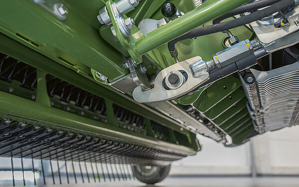 Зажаты и зафиксированы