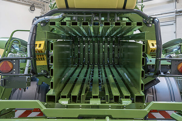 Спрессованные на полной мощности жесткие тюки